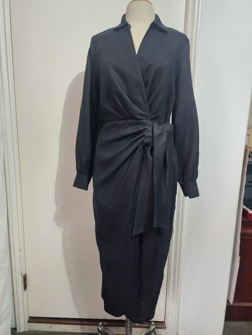 Magaschoni Black Linen Wrap Long Dress Tie Waist Long Sleeve Size 10 - Picture 2 of 12